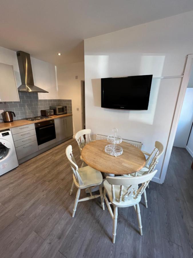 A Spacious Flat Cardiff Exterior foto
